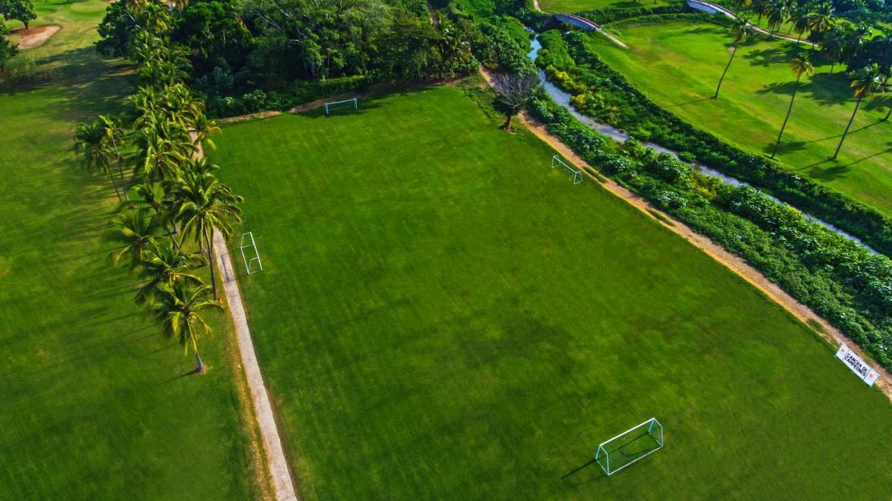 Las Hadas By Brisas Manzanillo Extérieur photo Aerial view of the football field