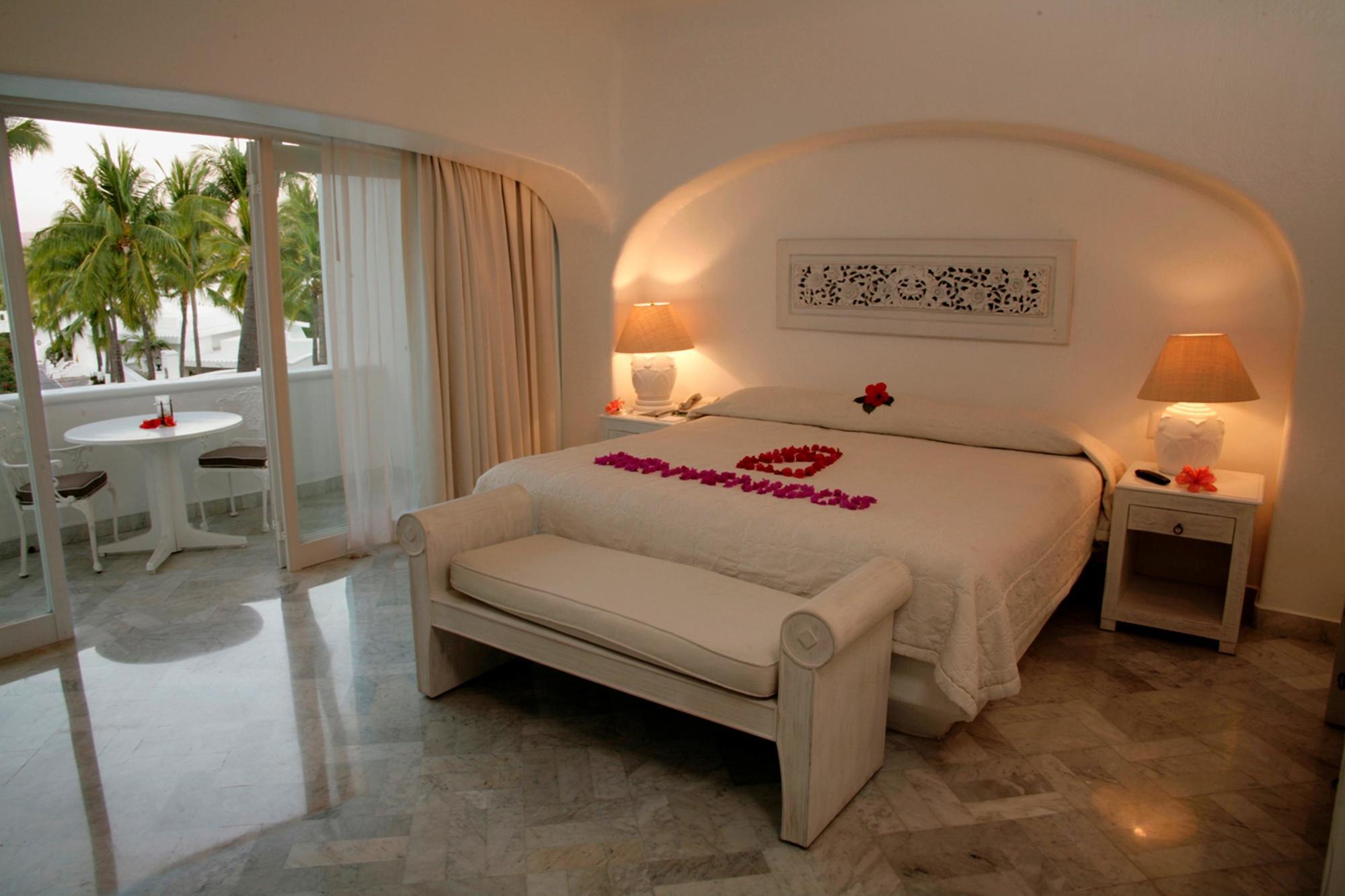Las Hadas By Brisas Manzanillo Extérieur photo A bedroom at the resort