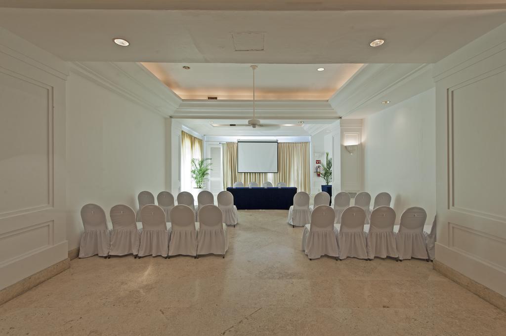 Las Hadas By Brisas Manzanillo Extérieur photo The meeting room