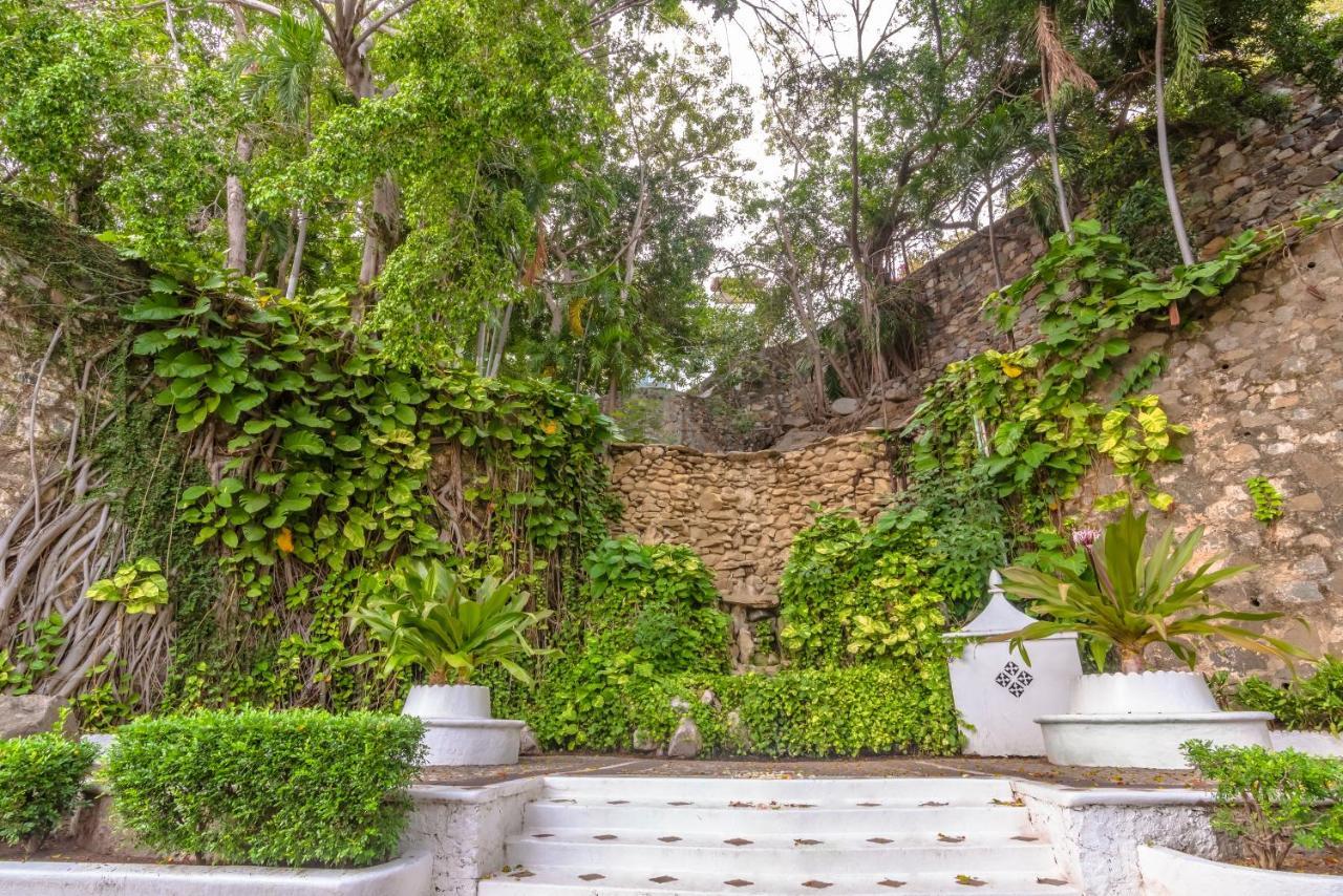 Las Hadas By Brisas Manzanillo Extérieur photo The entrance to the house